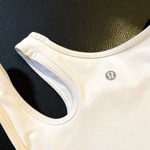 Lululemon cut out crop top very gently used size 4